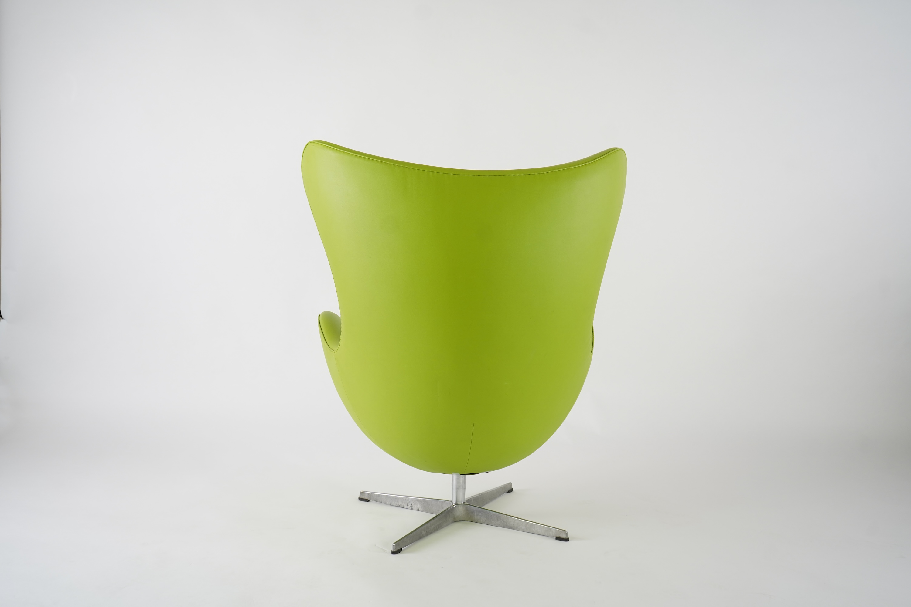 Arne Jacobsen (Danish, 1902–1971) for Fritz Hansen: An 'Egg' lounge chair